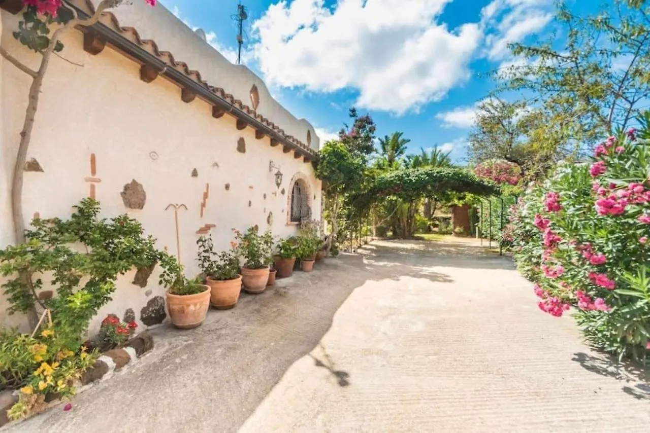 Villa Con Immenso Giardino Orosei Italien