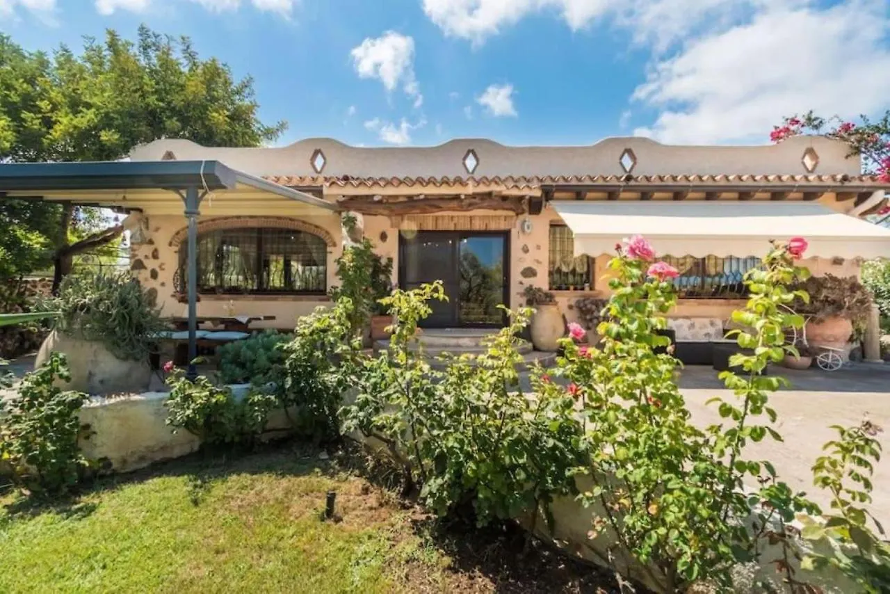 Villa Con Immenso Giardino Orosei