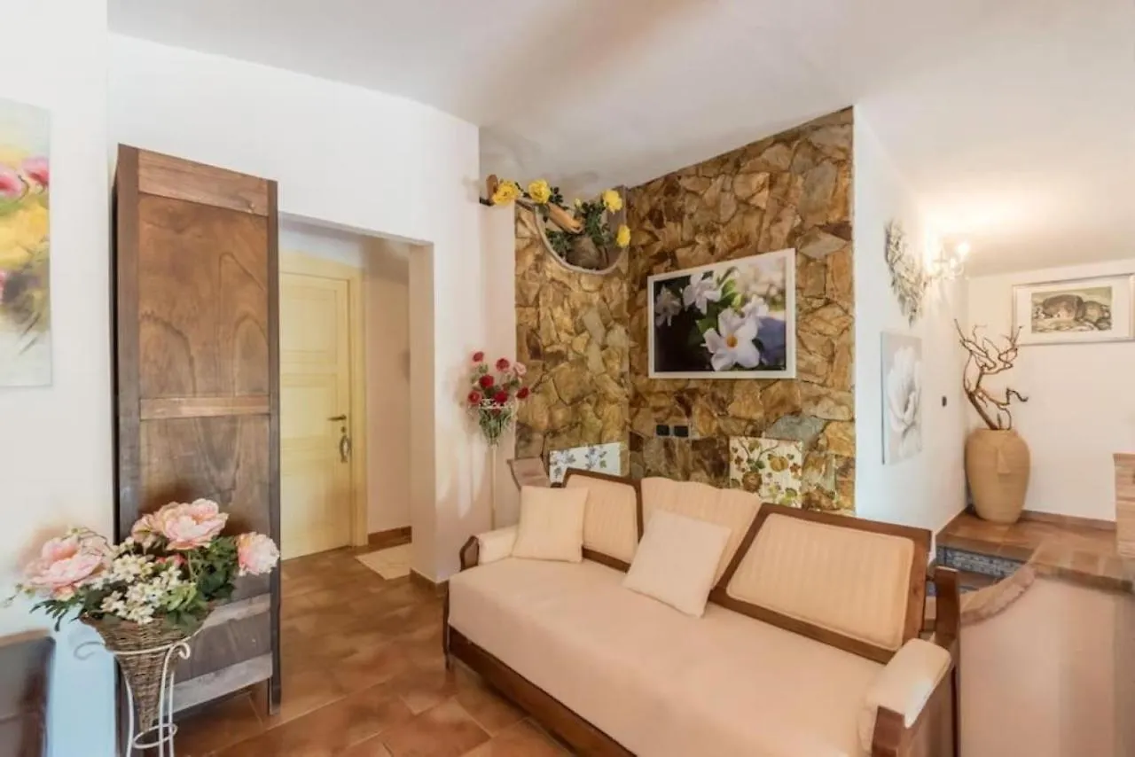 Villa Con Immenso Giardino Orosei