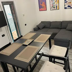 Greta's House - Centro Apartment Neapel